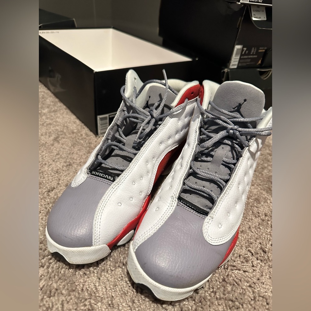 Air Jordan 13s size 7Y